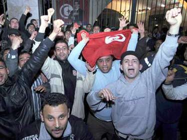 Après la victoire du parti islamiste Ennahda,Les Tunisiens «marchent» contre l’intégrisme religieux