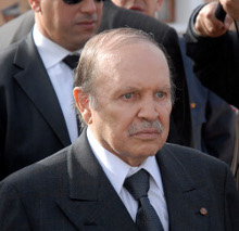 Bouteflika fixe la date des législatives dans un discours-surprise,Le strict minimum