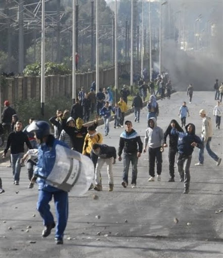Les algériens ne voient pas en Bouteflika la raison de leurs problèmes !
