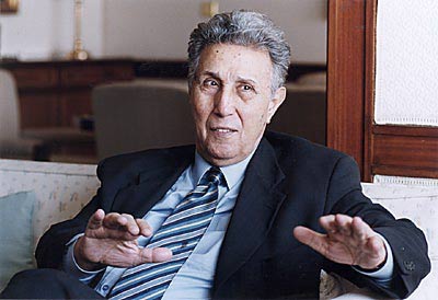 L&rsquo;état de santé de l&rsquo;ancien président Ahmed Benbella s&rsquo;est amélioré après son admission à l&rsquo;hôpital d&rsquo;Ain Naâdja