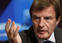 Libéré de Guantanamo et accueilli en France,L’Algérien, Kouchner et la raison d’État