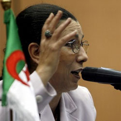 Louisa Hanoune tire sur le SG du FLN : « Belkhadem est un ignare en politique »