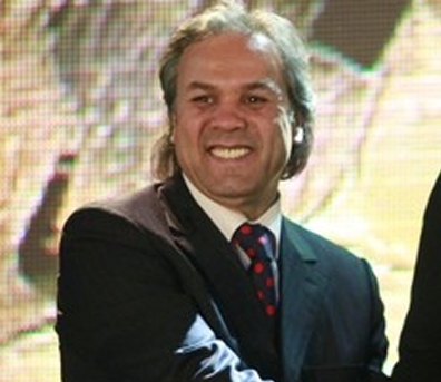 Rabah Madjer: « Mon rôle est de porter le message de la paix sur le continent »