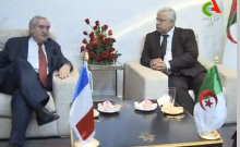 Raffarin de visite à Alger 02/02/2012