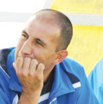 USM Blida : Arezki Amrouche résilie son contrat, Salim Menad assure l’intérim