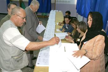 Algérie – Des centaines de militaires radiés des listes électorales