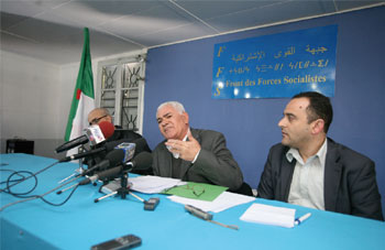 Conférence de presse du premier secrétaire du FFS : “Même si l’on doit obtenir un seul siège, on ira aux élections”