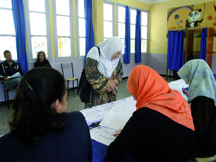 Elle prévoit l&rsquo;envoi d&rsquo;une centaine d&rsquo;observateurs pour les élections,Bruxelles attend la réponse d&rsquo;Alger