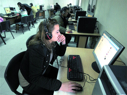 Le vote n’emballe pas les facebookers