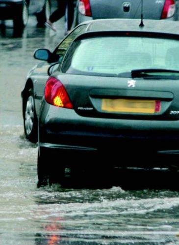 Les chutes de pluie se suivent et se ressemblent, comme la situation à El Bahia où rien ne semble avoir changé: La ville se noie dans un verre d’eau !
