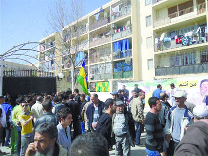 Les supporters de la JSK exigent la “démission immédiate de Hannachi”