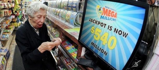 Un Américain empoche 640 millions de dollars au loto