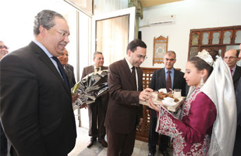 Visite du ministre marocain de la communication en Algérie,Volonté d’approfondir la coopération bilatérale