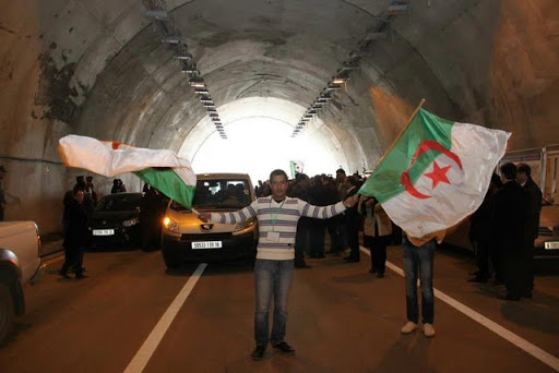Autoroute Est-Ouest: Le tronçon Lakhdaria-Larbaâtache ouvert à la circulation
