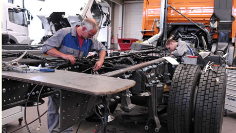 Fabrication de moteurs et de camions :	Vers la création de sociétés mixtes algéro-allemandes