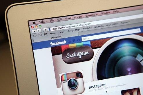 Facebook achète Instagram pour un milliard de dollars