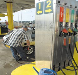 Gasoil et super,Sonatrach tente d’éviter une pénurie