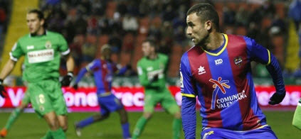 Ghezzal et Levante ne lâchent pas prise