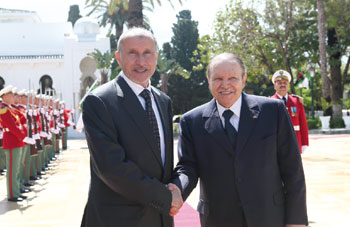 Il a signé un accord DE coopération multilatérale avec l’Algérie,Le président du CNT libyen calme le jeu avec Alger