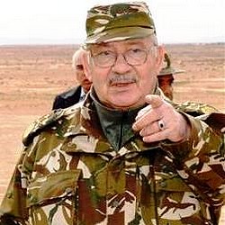 Le chef d&rsquo;état major des forces armées du Qatar entame une visite en Algérie