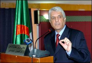 M. Tayeb Louh à la chaine I de la radio nationale : 2.083.133 postes d’emploi créés de 2009 à 2011