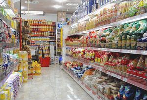 Marchés de gros, de voitures d’occasion et hypermarchés,Nouvelle réorganisations des espaces commerciaux
