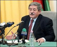 Ouyahia :Législatives 2012: « Consolider la démocratie pour ne plus revivre les souffrances »