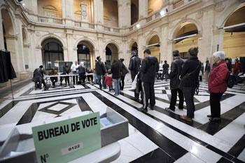 Présidentielle Française,Hollande et Sarkozy passent au 2e tour