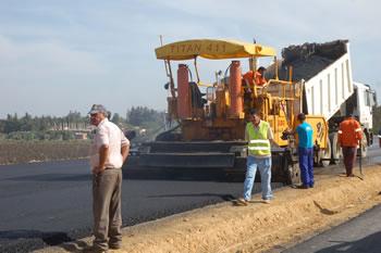 TIZI OUZOU :Les citoyens paient la réfection des routes