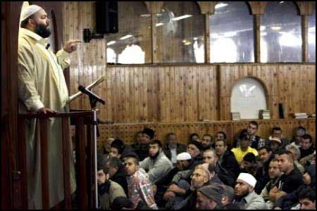 Tlemcen,Un imam tente de s&rsquo;immoler