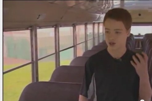 Un ado prend le volant du bus après le malaise du chauffeur