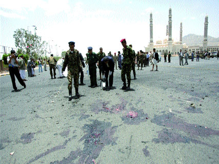 Attentat kamikaze au yémen ,Une centaine de morts et 300 blessés