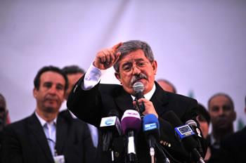 Dans un meeting à la salle Harcha,Ouyahia met en garde