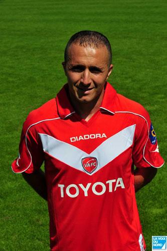 Lakhouiya (Qatar): Belmadi regrette l&rsquo;absence de Bougherra en coupe du Prince