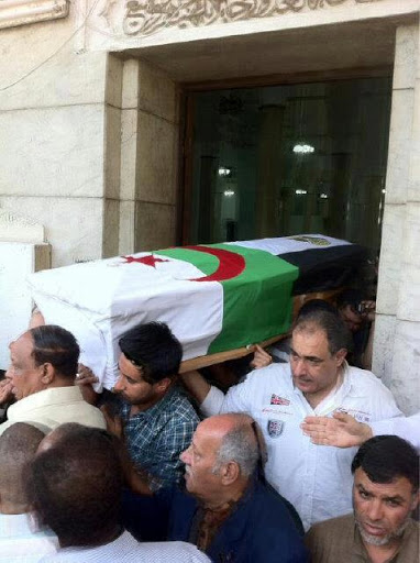 L&rsquo;avion transportant la dépouille mortelle de la défunte Warda quitte le Caire à destination d&rsquo;Alger