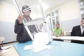 Législatives 2012 : le président sahraoui félicite le président Bouteflika pour le succès des élections