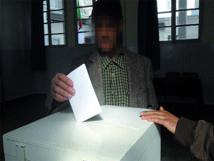 Législatives 2012: un nouveau départ pour l Algérie, selon un Algérien de Libye