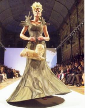 Mode et prestige à Alger,Et la femme créa…