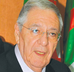 Pharmacie centrale des hôpitaux, M. Djamel Ould Abbès : “Tous les médicaments disponibles”