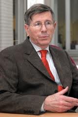 Un ancien diplomate français : l’Etat DRS contrôle la vie du pays dans tous ses aspects !