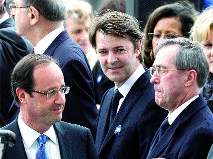 françois Hollande abroge le décret Guéant,Les étudiants algériens peuvent travailler en France