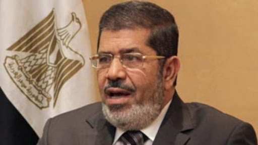 Le président élu égyptien Mohamed Morsi se met au travail