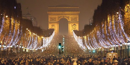 Le Qatar s&rsquo;offre un morceau des Champs-Elysées pour 500 millions d&rsquo;euros