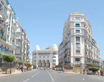 SES IMMEUBLES N&rsquo;ONT PAS ÉTÉ RAVALÉS DEPUIS 50 ANS Alger s&rsquo;offre un lifting