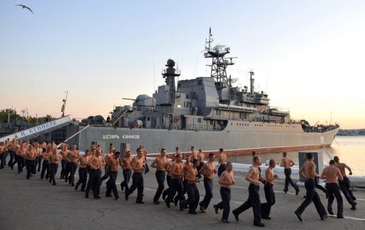 Syrie: Moscou envoie deux navires de guerre vers sa base militaire de Tartous