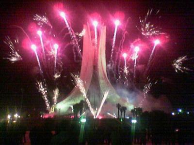Algérie: spectacle géant pour le 50e anniversaire de l&rsquo;indépendance