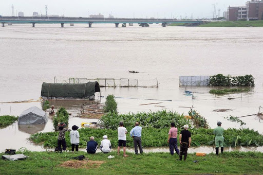 Au moins 24 morts dans les inondations au Japon