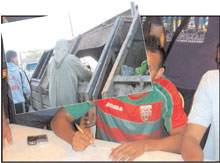 Cherté de la vie, Nos footballeurs non concernés !