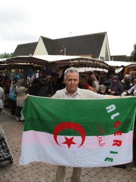 Des serviettes qui salissent le symbole de l&rsquo;Algérie