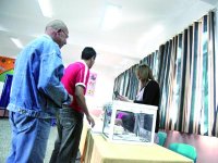 Elections locales, Des partis dans le bain, d’autres temporisent